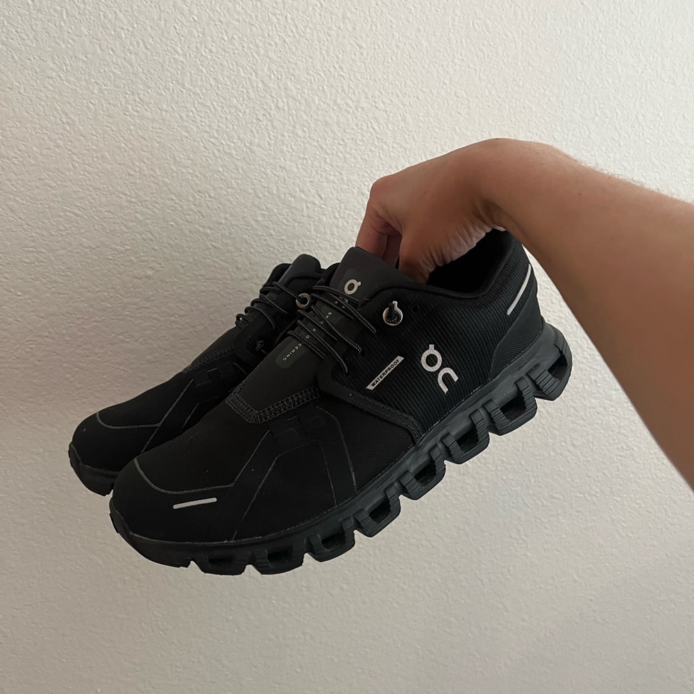 On Cloud Running Shoes! Need Gone ASAP!
